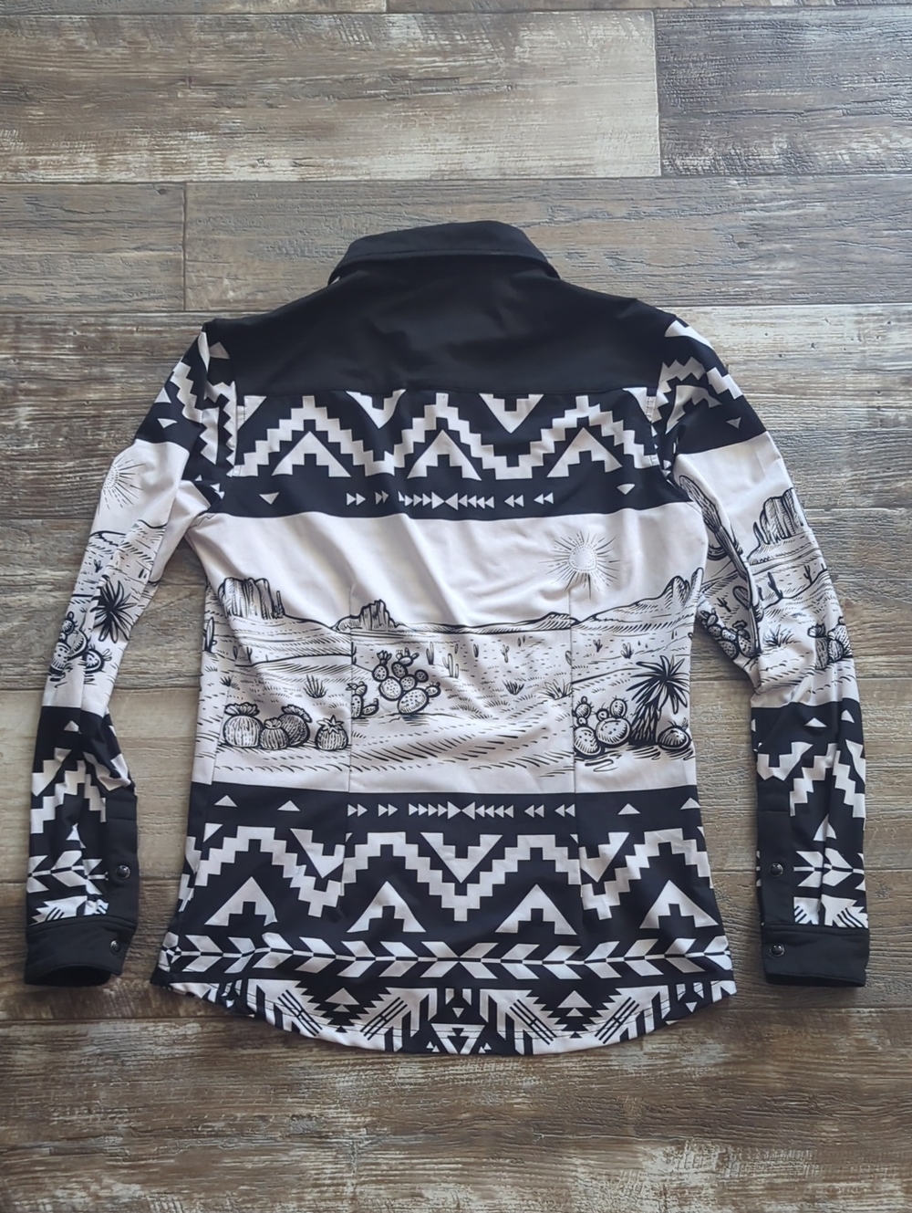 RANCH DRESS'N Fallon Taylor Black & White Southwest Desertscape Rodeo shirt sz S - Picture 7 of 14